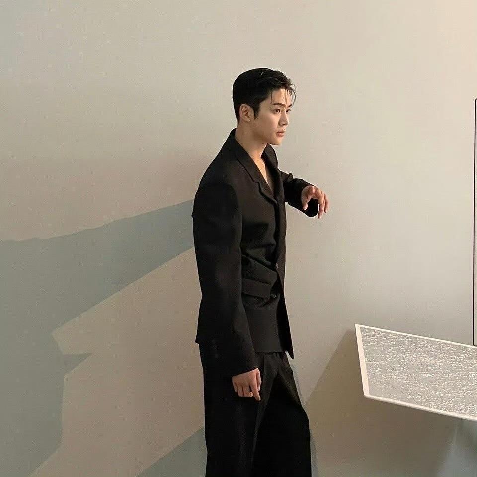 路云的最新照片