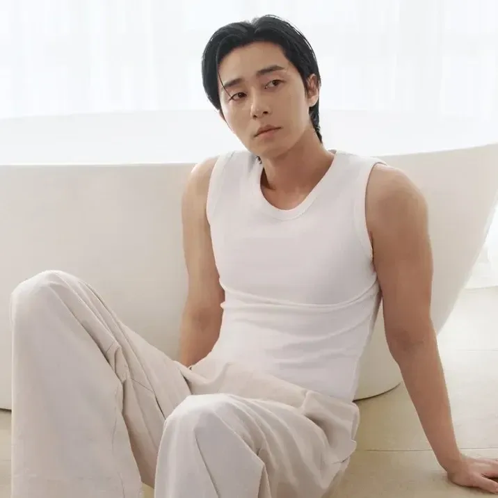 Recent activity shot of Park Seojoon