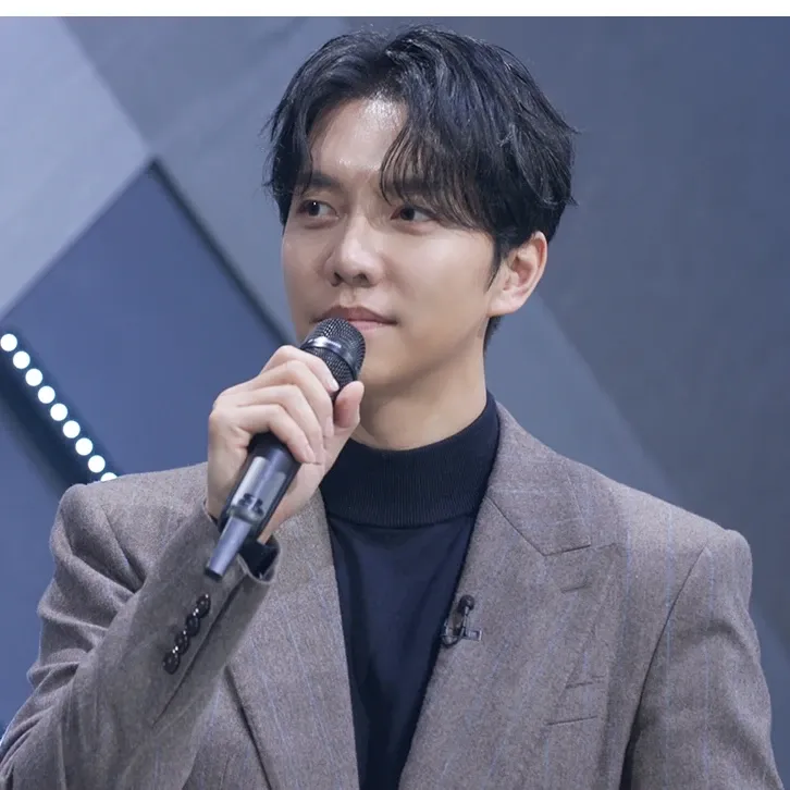 イ・スンギの最近の活動ショット