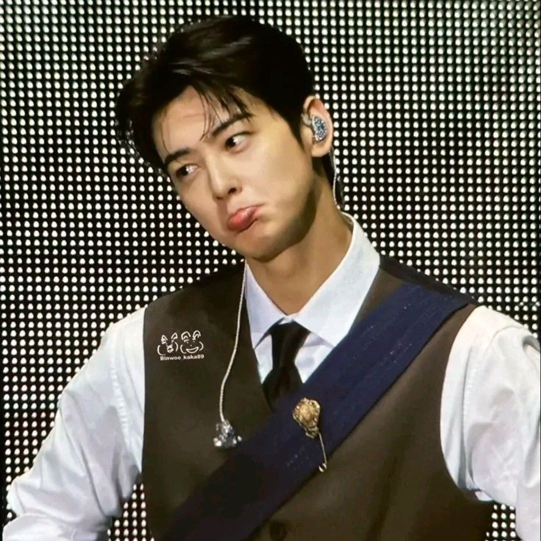 Recent activity shot of Cha Eunwoo