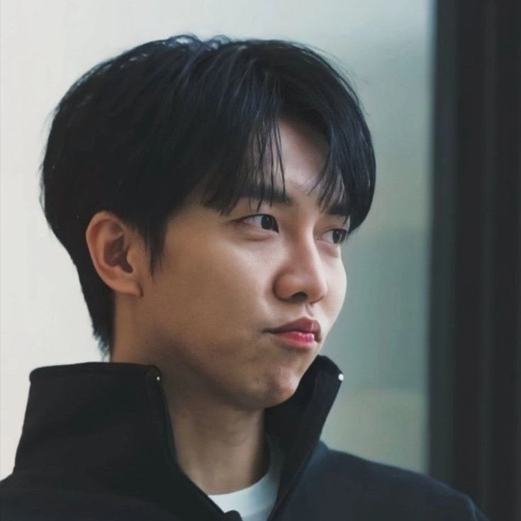 Behind-the-scenes cut of Lee Seunggi