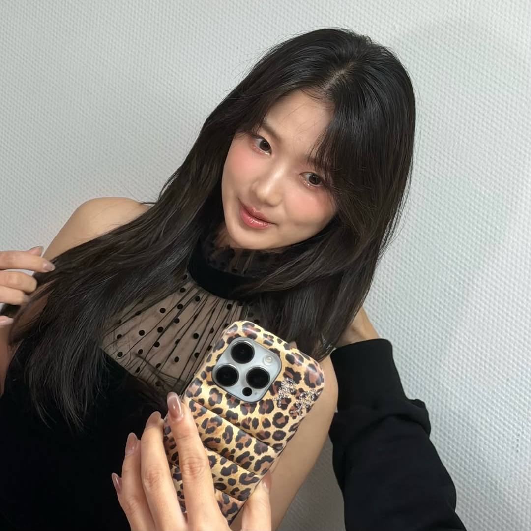 Behind-the-scenes cut of Kim Hyeyoon