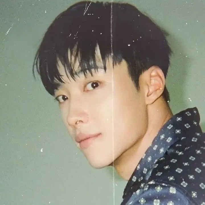 A moment captured by a fan of Woo Dohwan