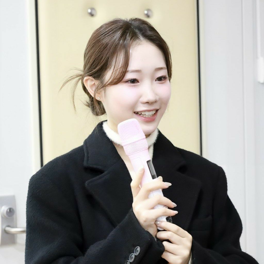 A moment captured by a fan of Jung Seojoo