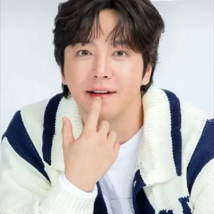 Latest photo of Jang Geunsuk