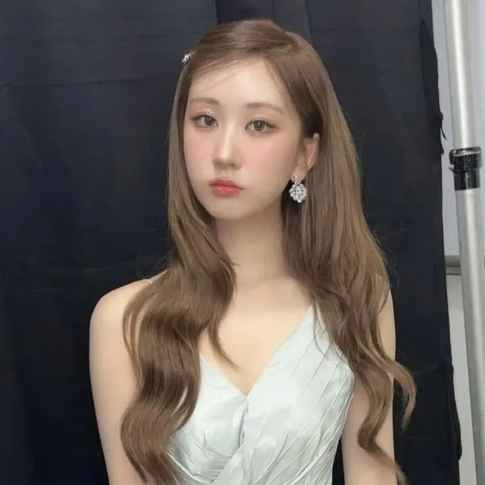Recent activity shot of Jeon Yujin