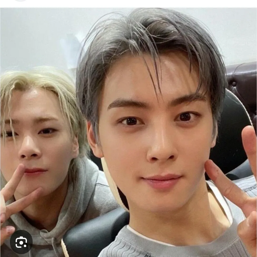 A moment captured by a fan of Cha Eunwoo