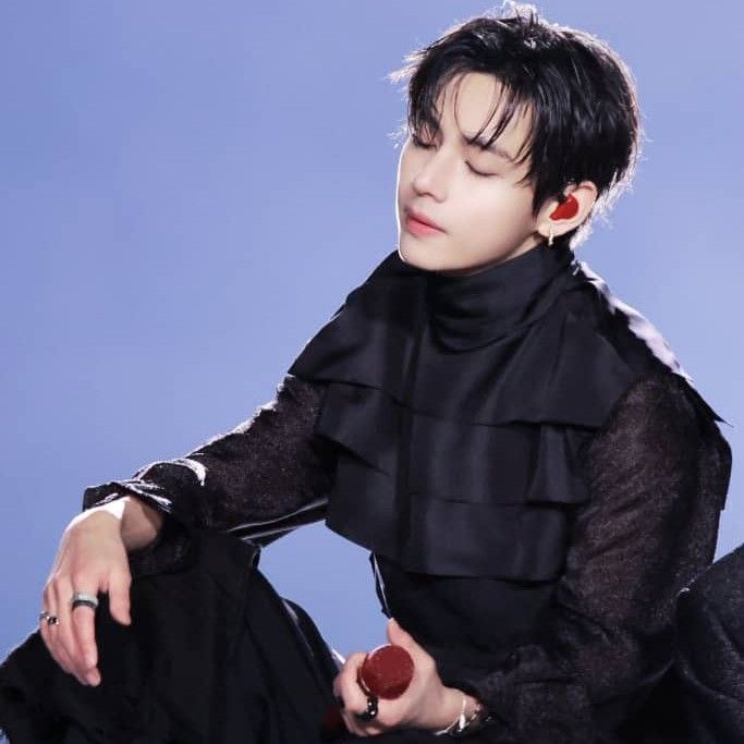 Recent activity shot of Kim Taehyung (V)