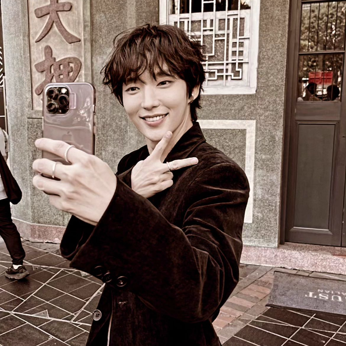 Foto terbaru dari Lee Joongi