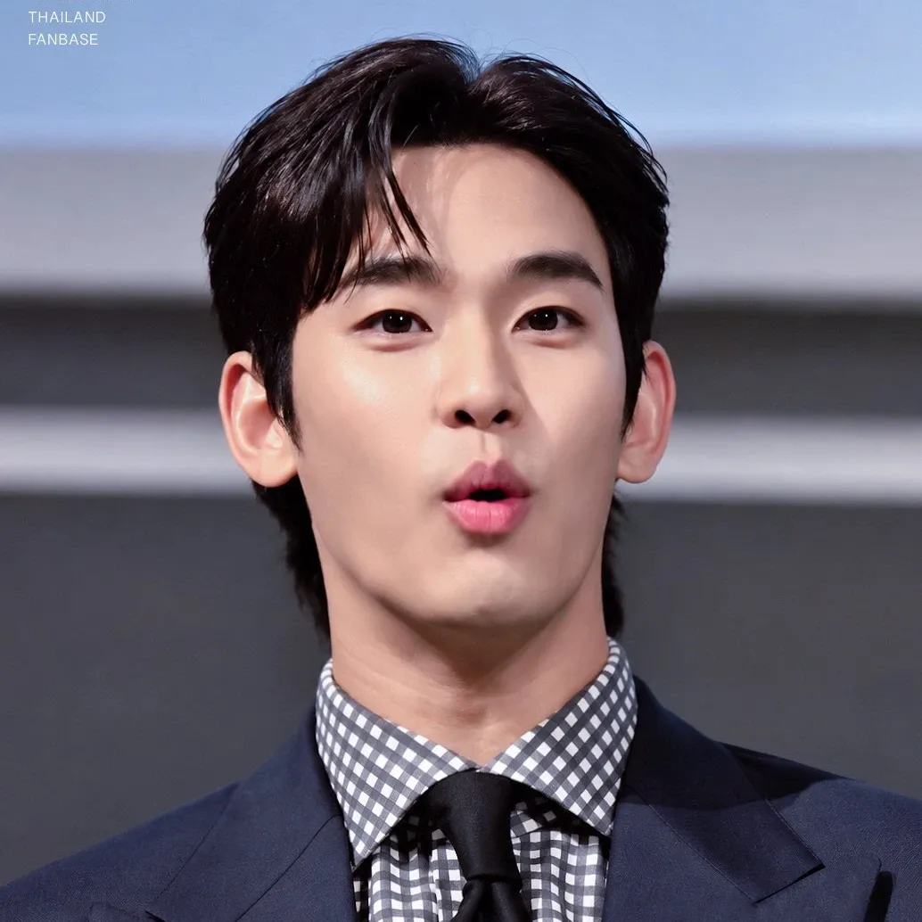 A moment captured by a fan of Kim Soohyun