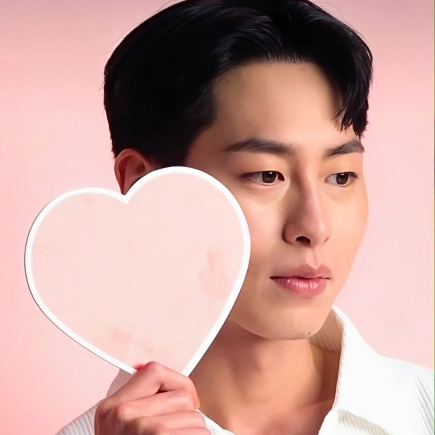 Behind-the-scenes cut of Lee Jaewook