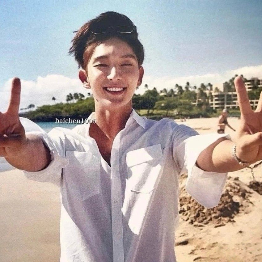 A moment captured by a fan of Lee Joongi