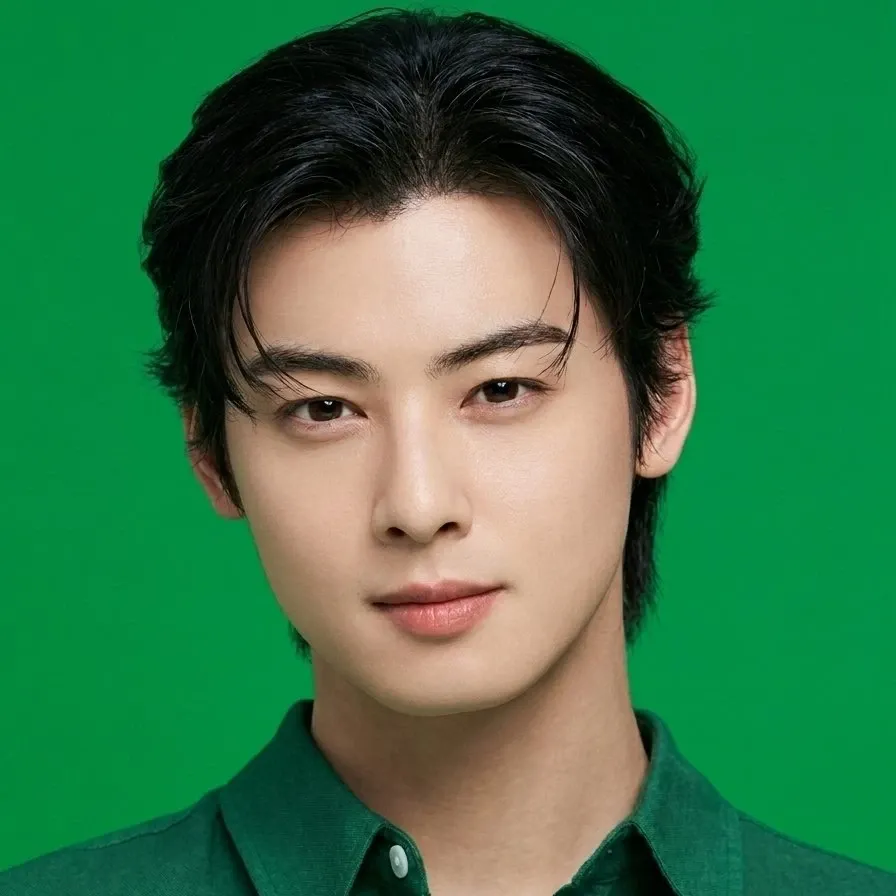 Behind-the-scenes cut of Cha Eunwoo