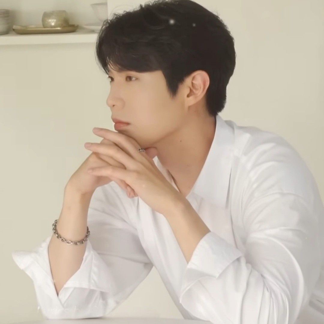 Latest photo of Son Taejin