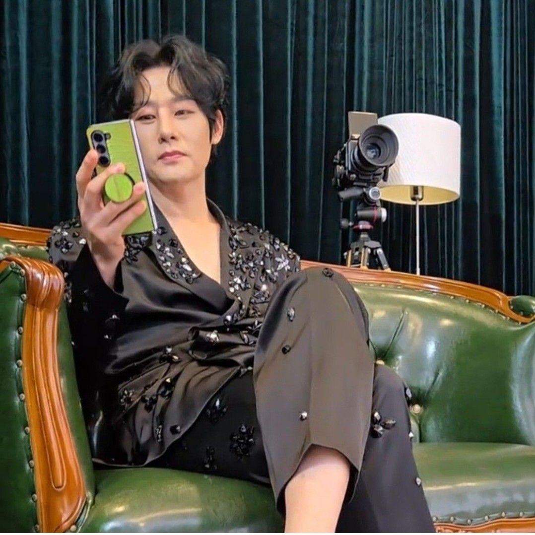 Behind-the-scenes cut of Kang Moonkyung