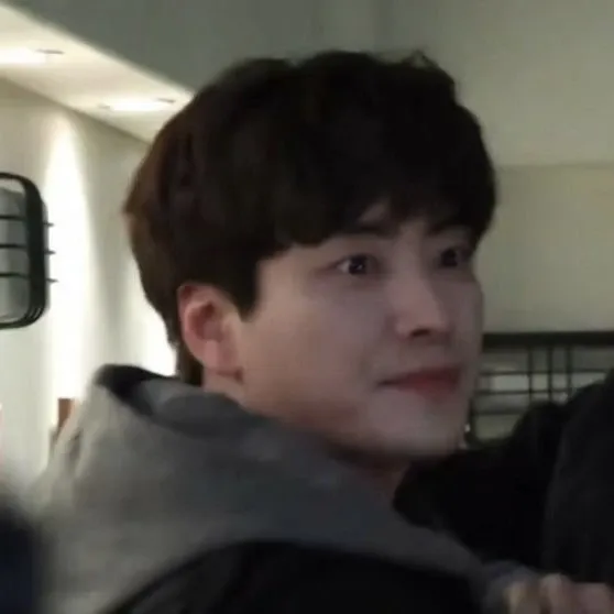 Cuplikan di balik layar dari Lee Joonhyuk