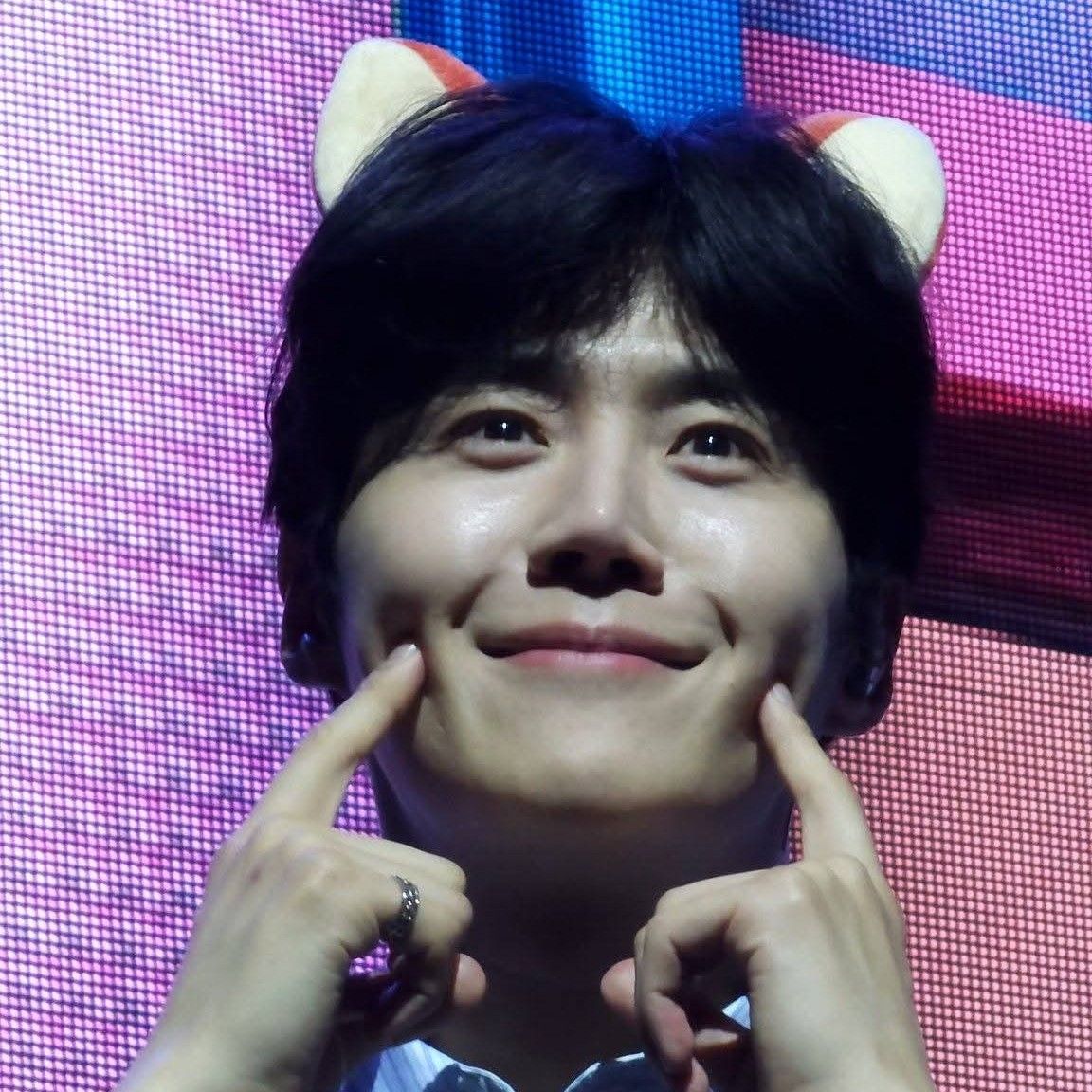 粉丝拍下的金宣虎瞬间