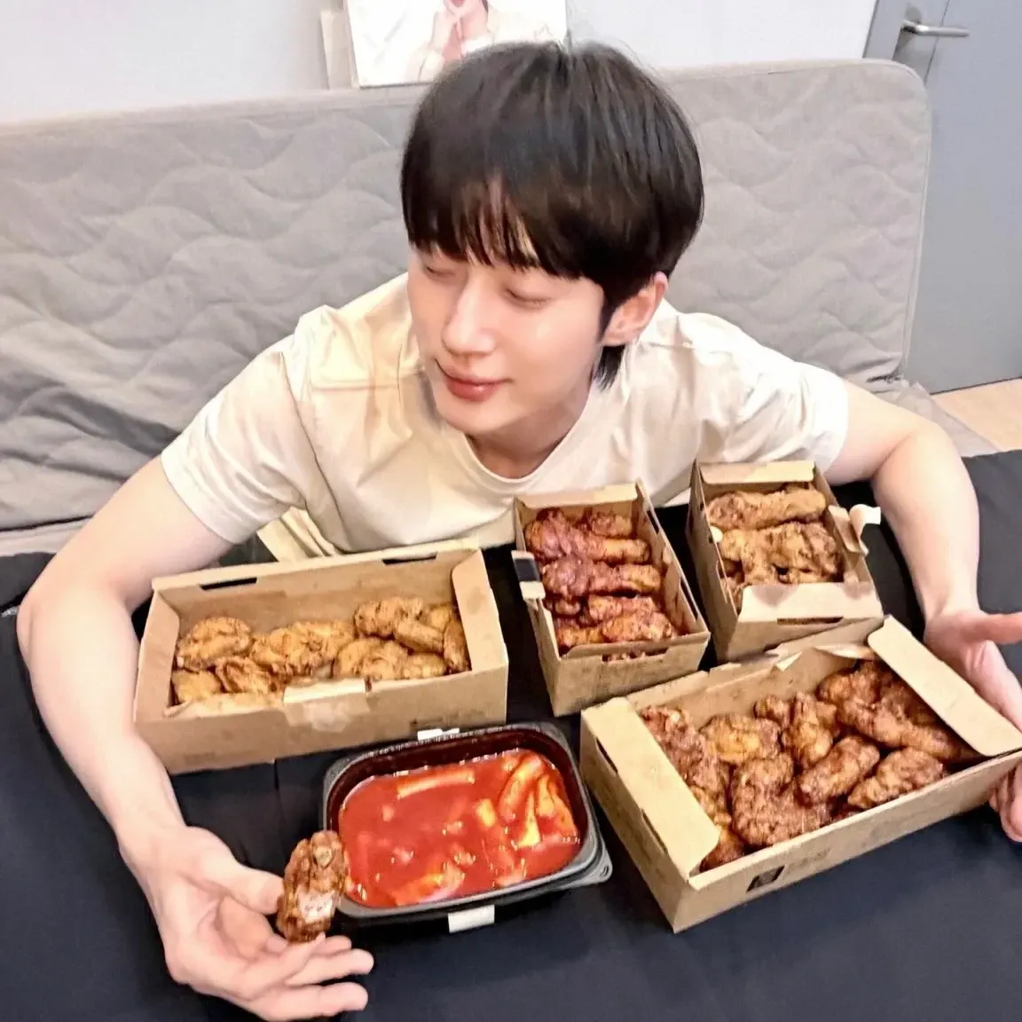 Recent activity shot of Byeon Wooseok