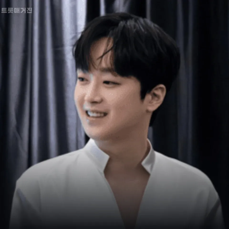 이찬원의 최신 사진