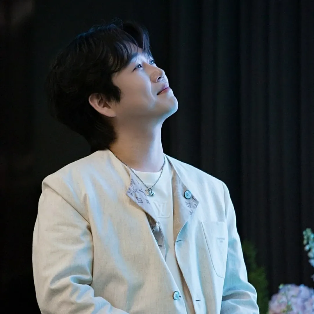 A moment captured by a fan of Hwang Youngwoong