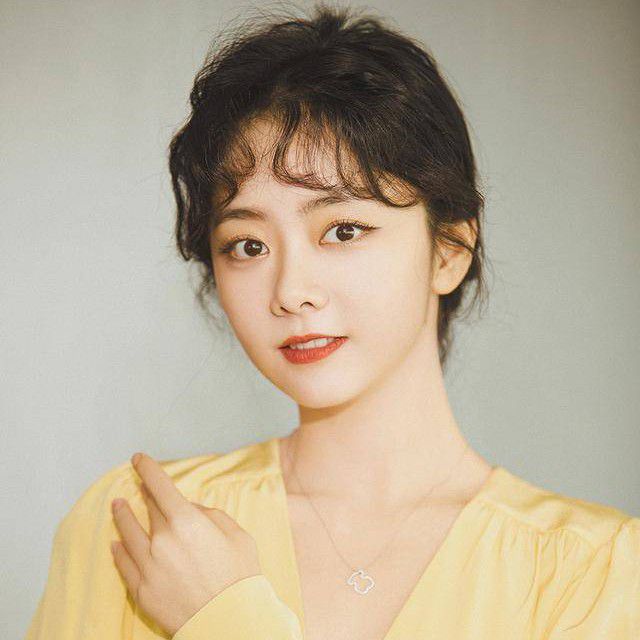 Behind-the-scenes cut of Tan Song Yun