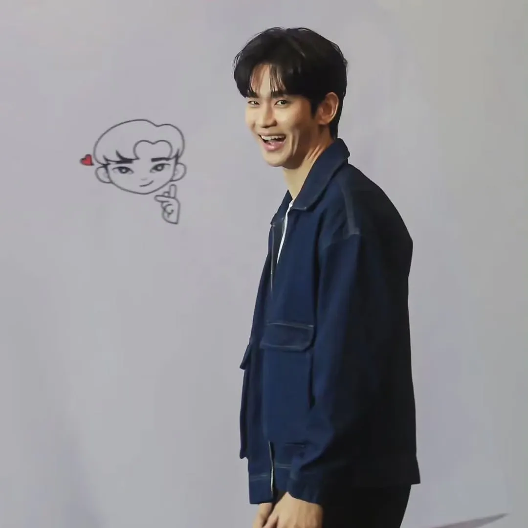 A moment captured by a fan of Kim Soohyun