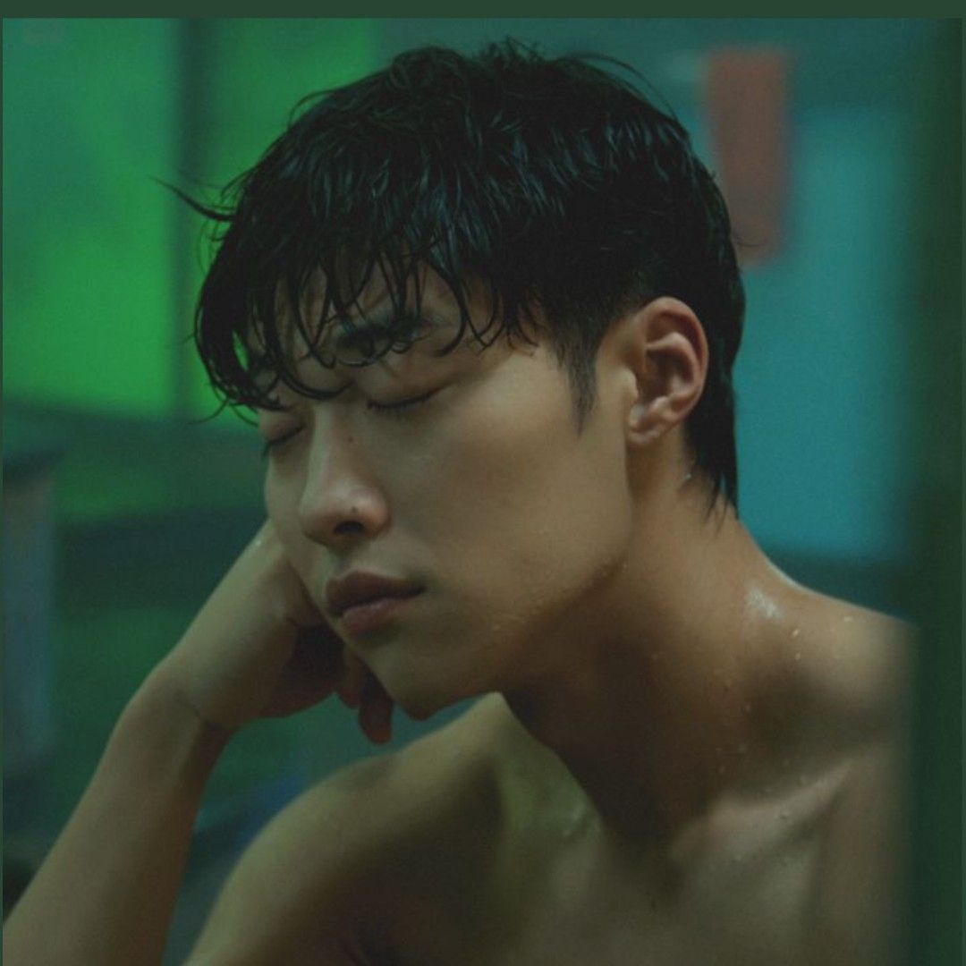 A moment captured by a fan of Woo Dohwan