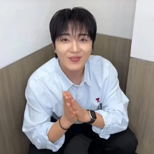 Behind-the-scenes cut of Hwang Yunsung