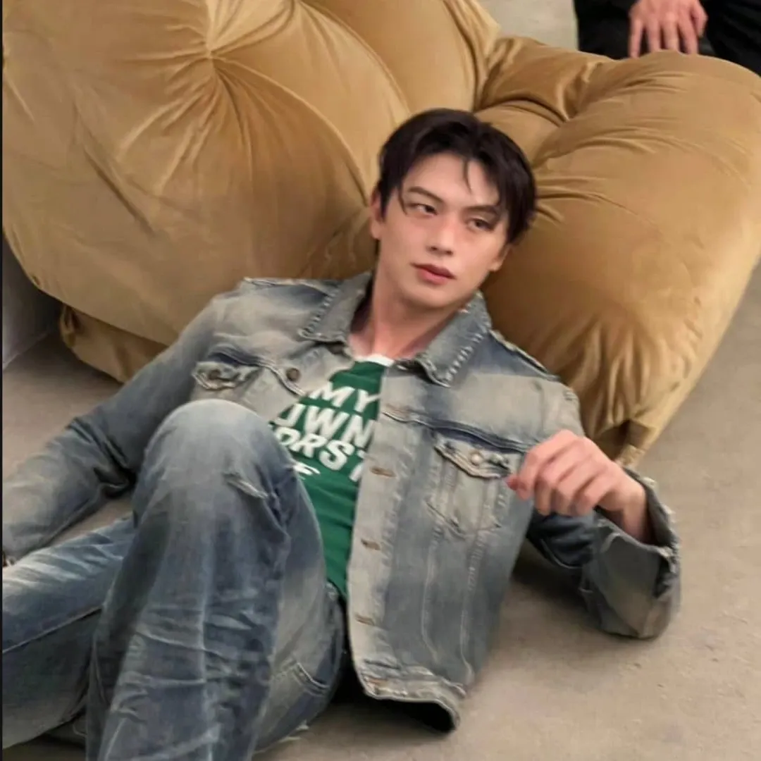 Behind-the-scenes cut of Yook Sungjae