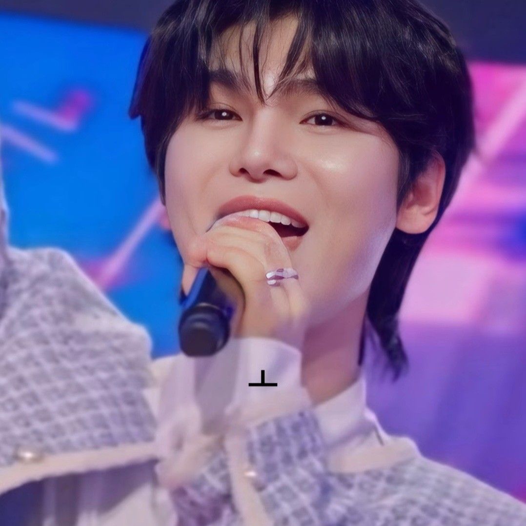 A moment captured by a fan of Kim Junsu (1991)