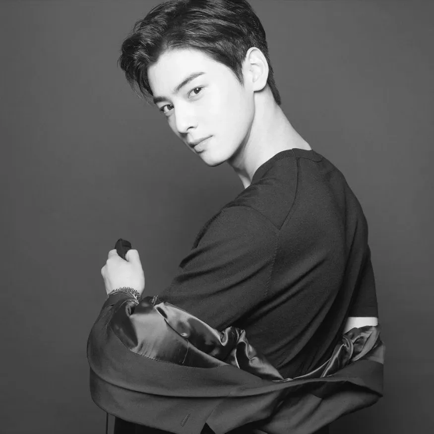 Latest photo of Cha Eunwoo
