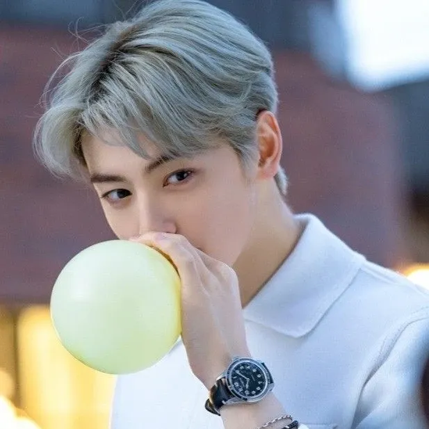 Recent activity shot of Cha Eunwoo
