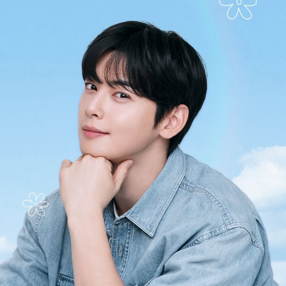 Recent activity shot of Cha Eunwoo