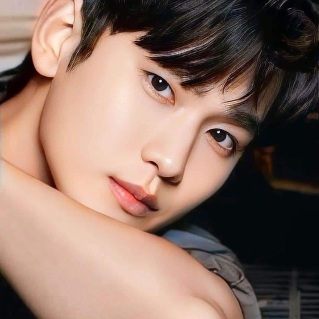 Behind-the-scenes cut of Kim Soohyun