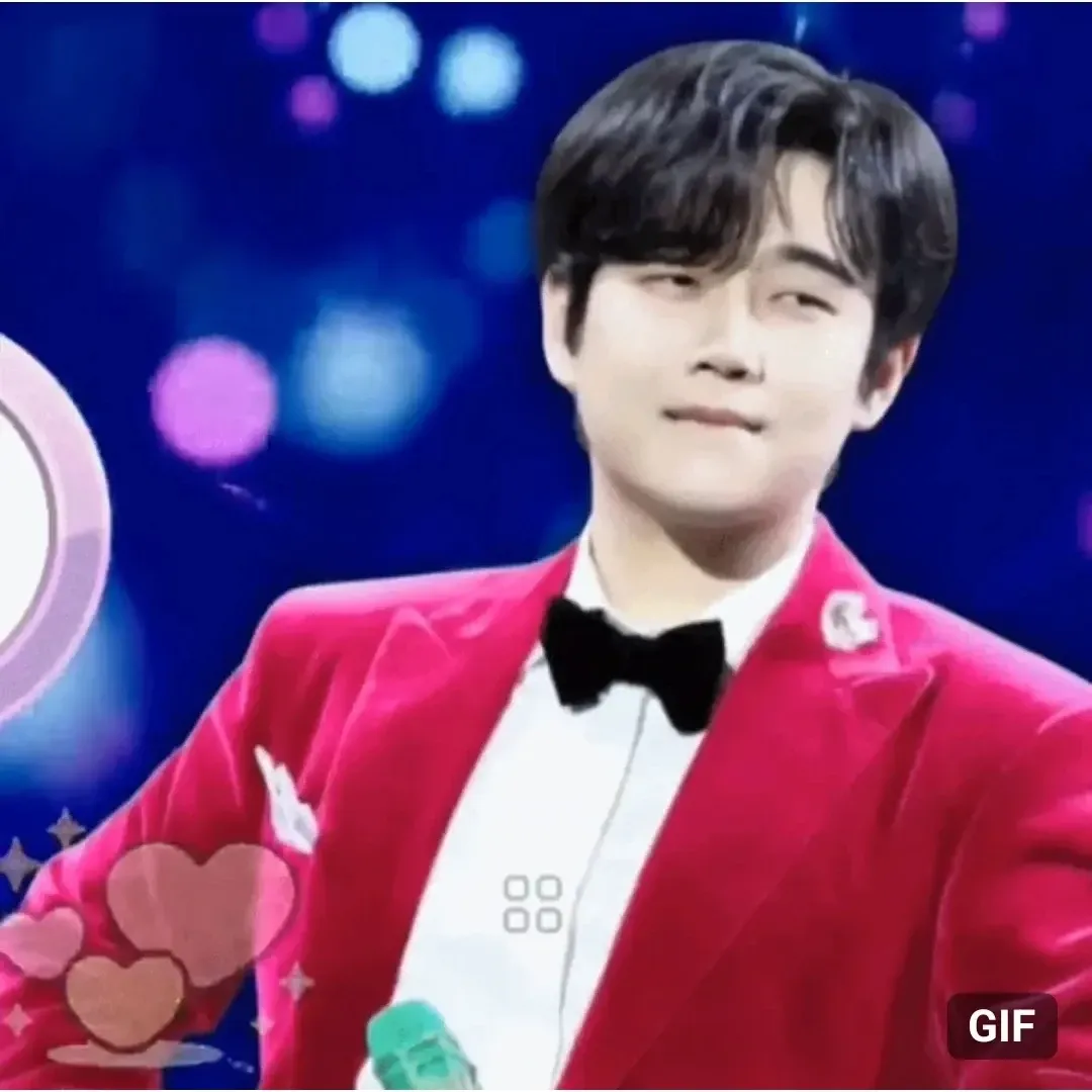 A moment captured by a fan of Hwang Youngwoong