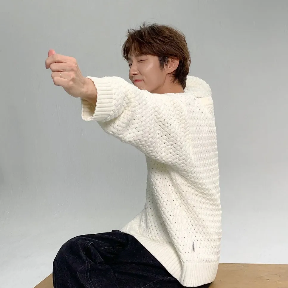 Behind-the-scenes cut of Lee Joongi
