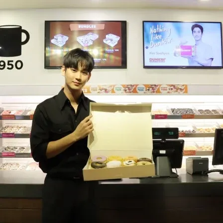 A moment captured by a fan of Kim Soohyun
