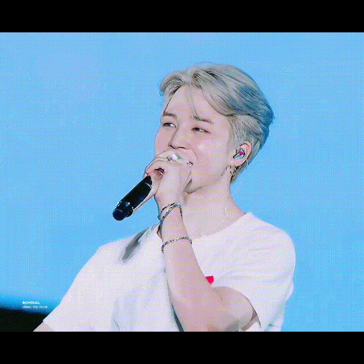Behind-the-scenes cut of Ha Jimin