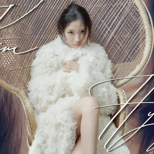 Behind-the-scenes cut of Kim Hyeyoon