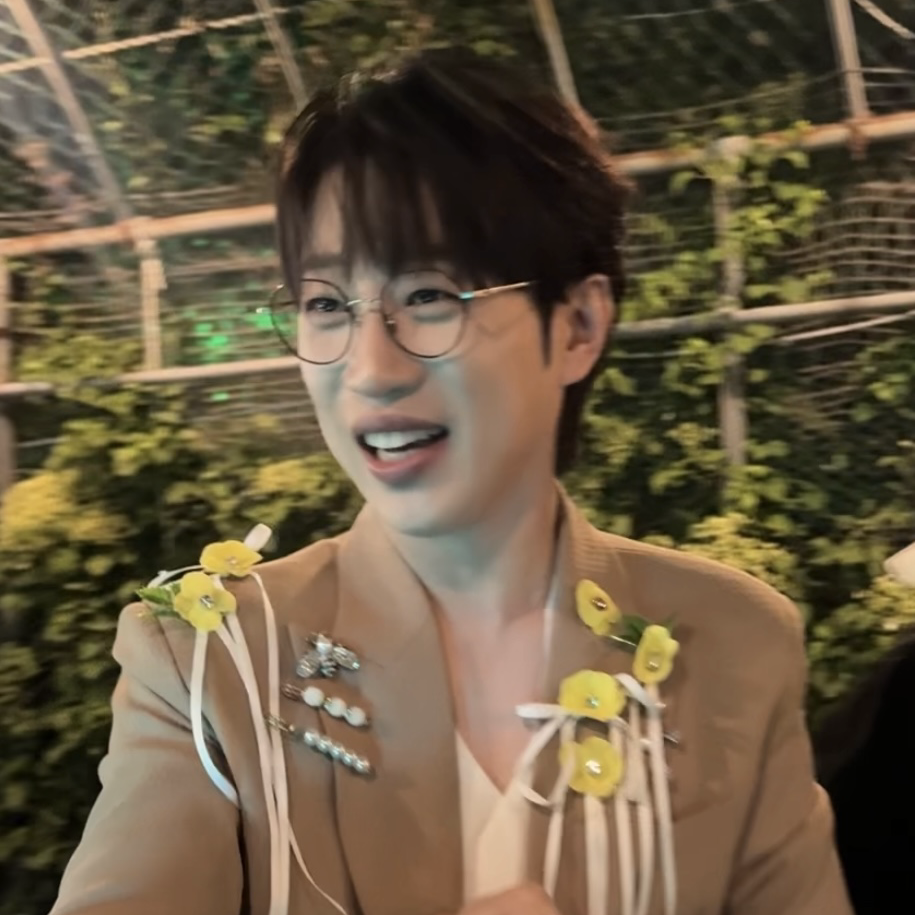 Behind-the-scenes cut of An Sunghoon