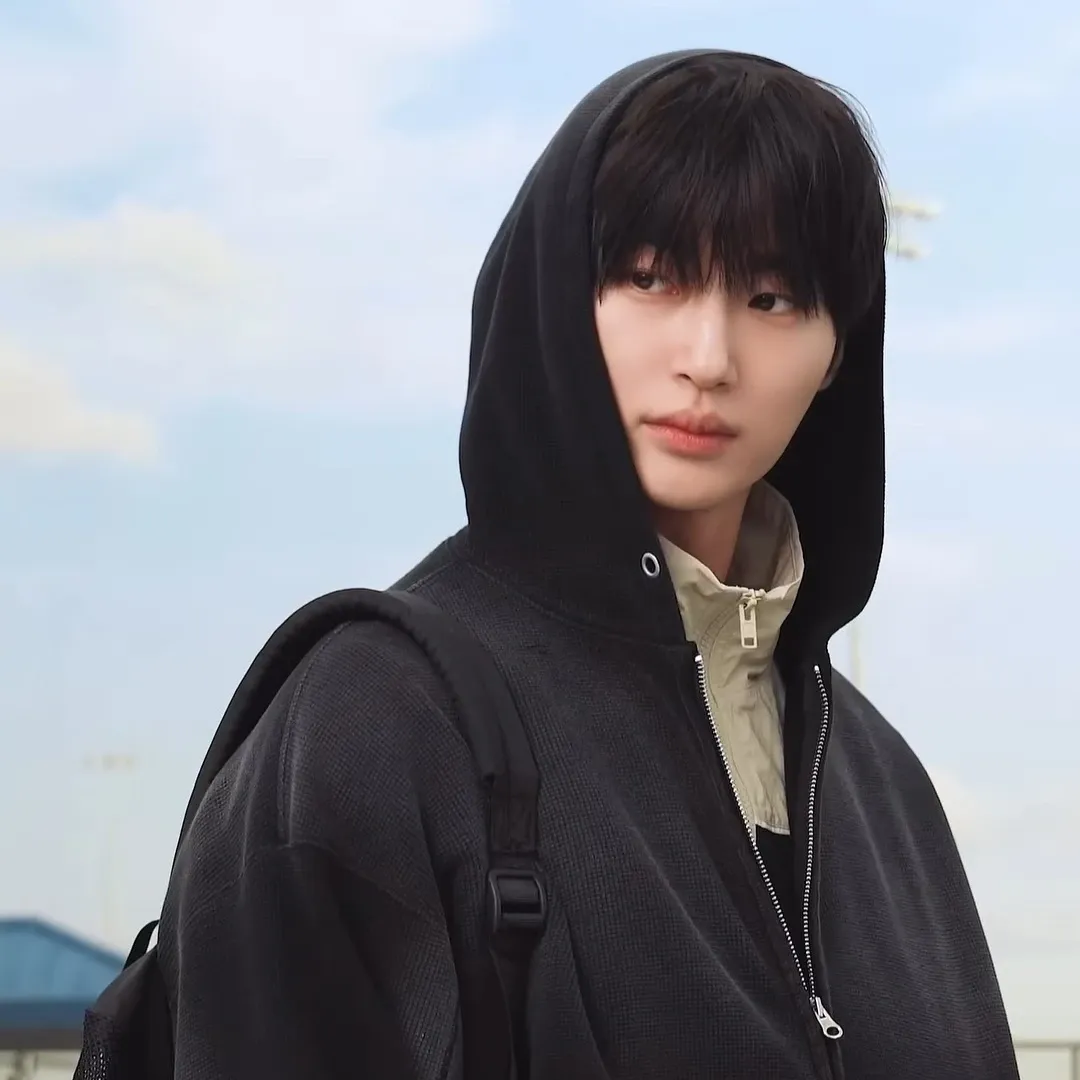 Behind-the-scenes cut of Byeon Wooseok