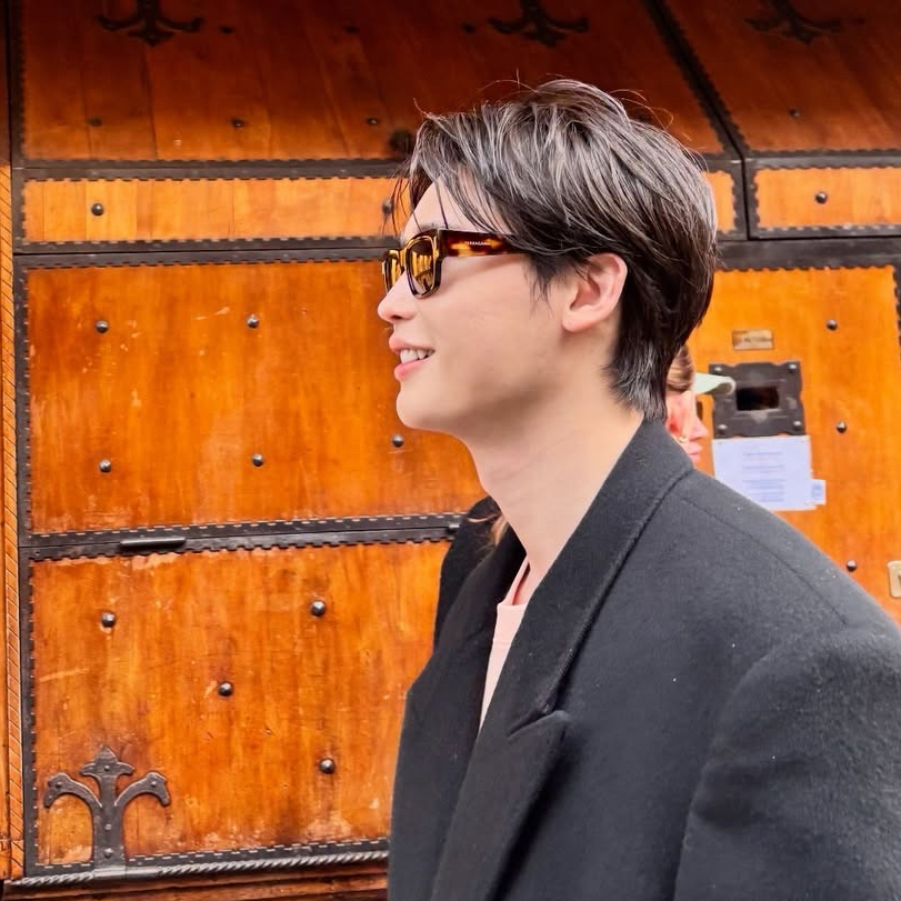 Latest photo of Lee Jongsuk