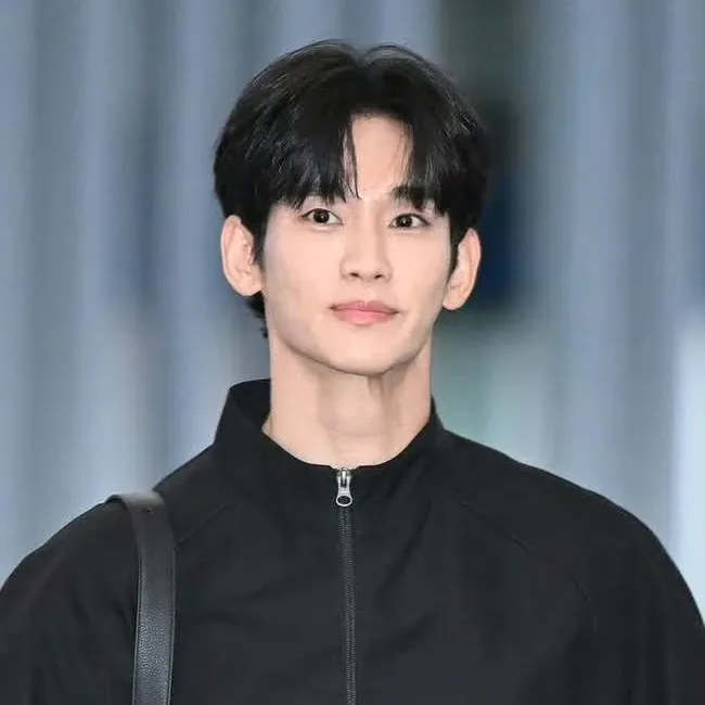 A moment captured by a fan of Kim Soohyun