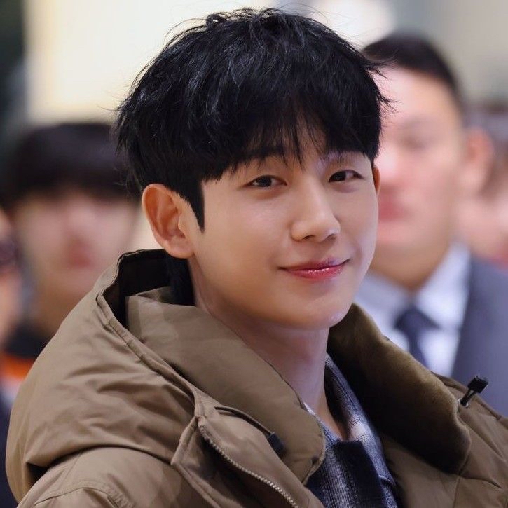 粉丝拍下的丁海寅瞬间