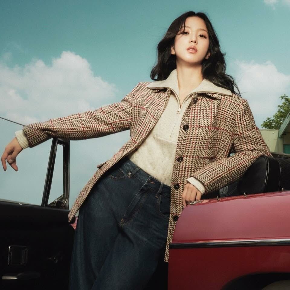 Recent activity shot of Jisoo (1995)