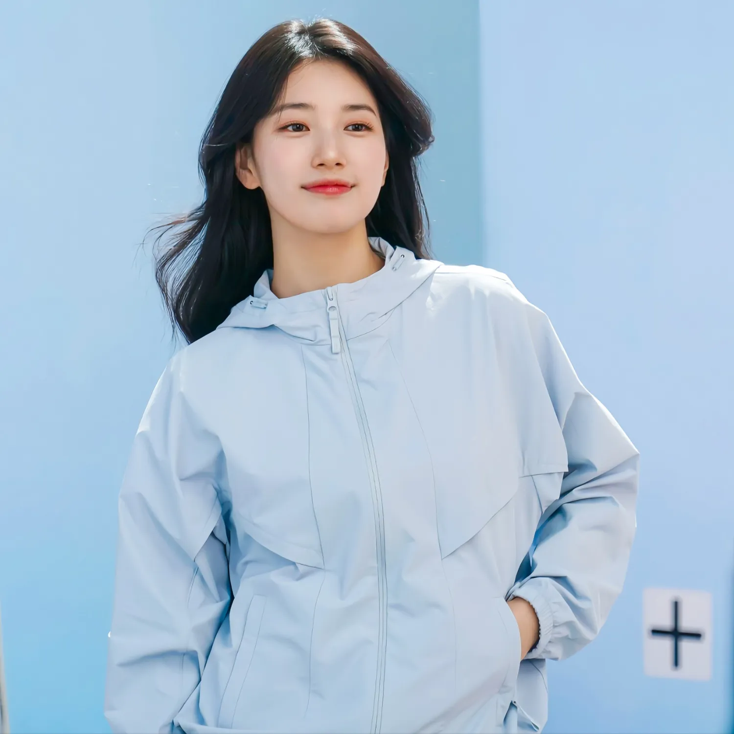 Recent activity shot of Bae Suzy