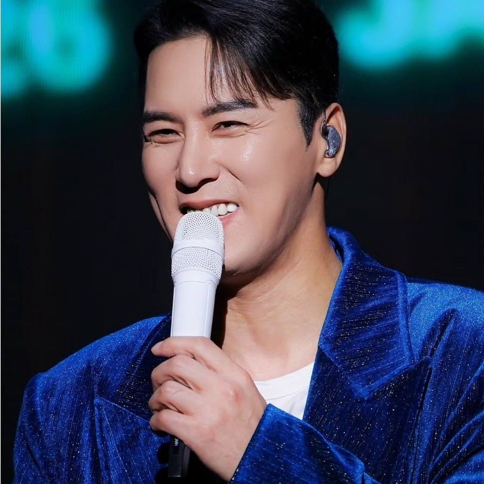 チャン・ミンホの最近の活動ショット