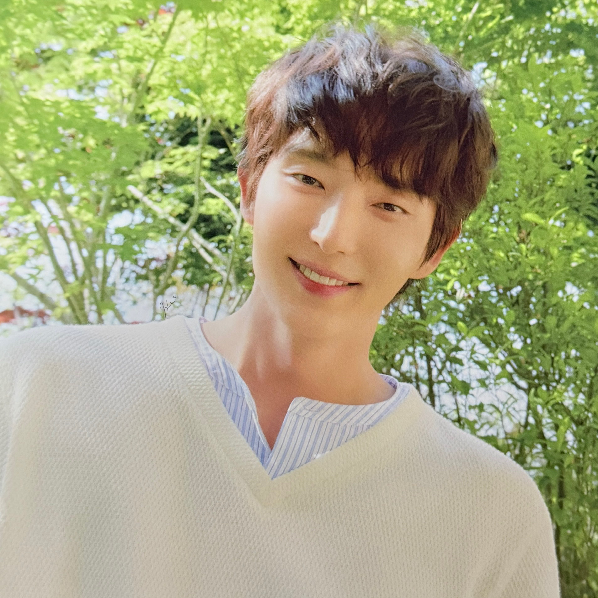 Behind-the-scenes cut of Lee Joongi