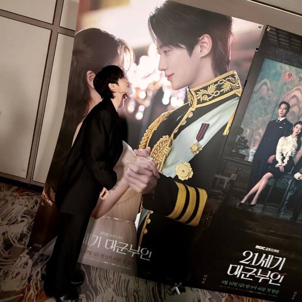 边佑锡的近期活动照