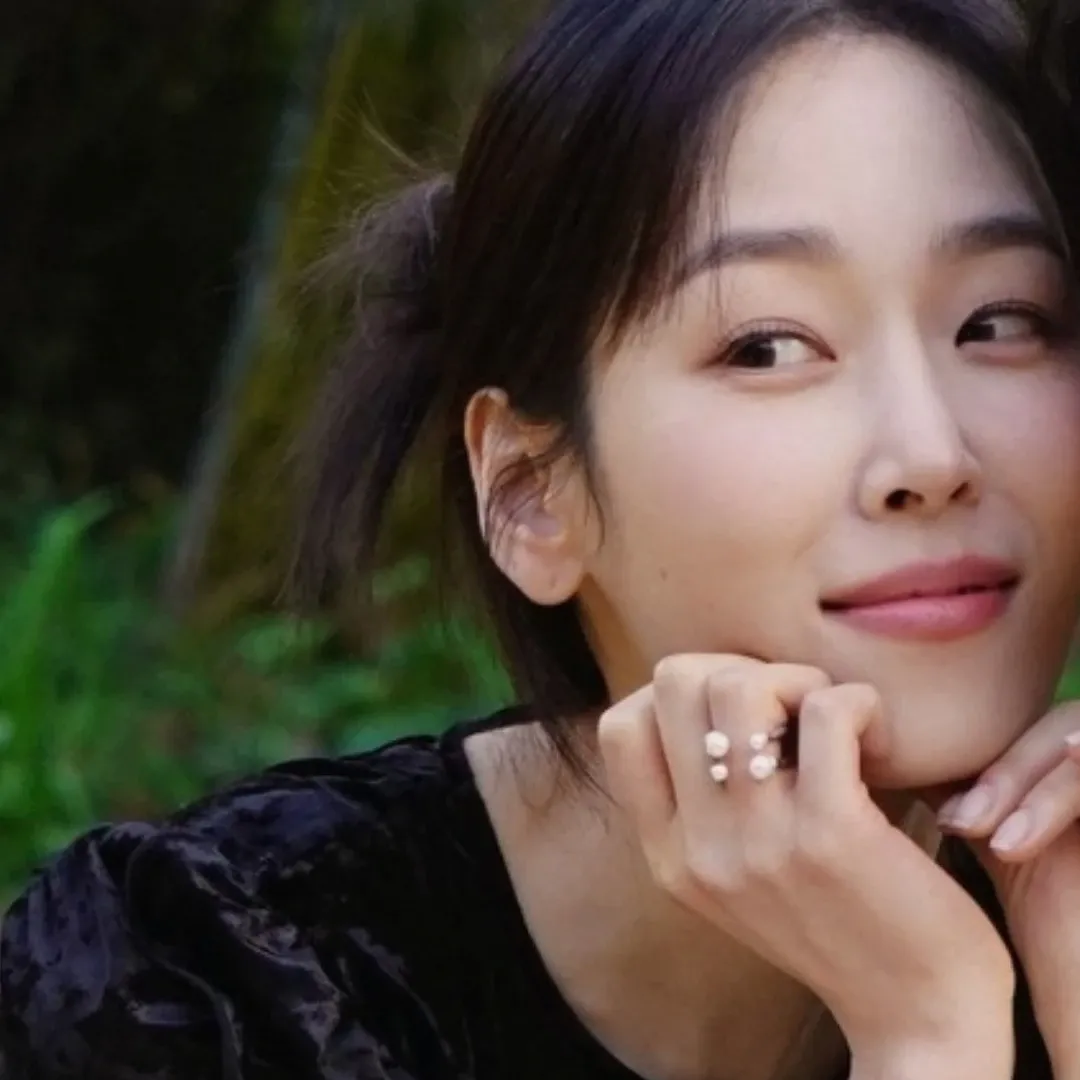 Recent activity shot of Seo Hyunjin